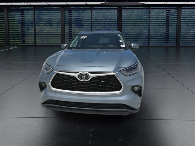 2021 Toyota Highlander XLE photo 3