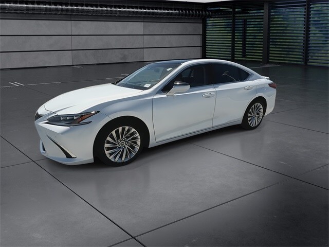 2022 Lexus ES 350 Ultra Luxury photo 4