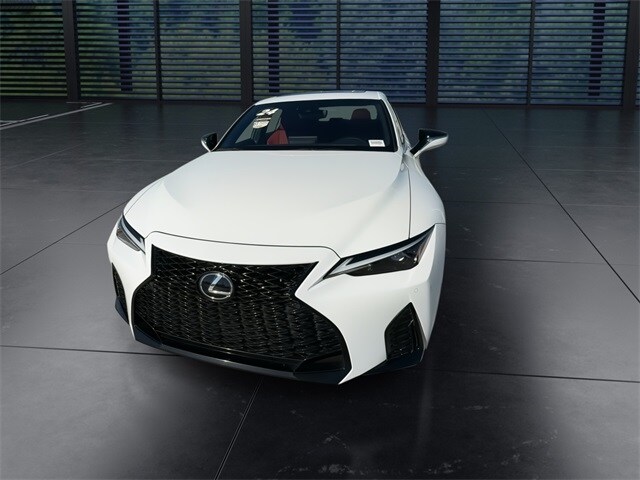 2024 Lexus IS 300 F SPORT photo 3