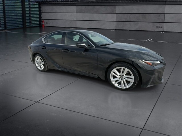2024 Lexus IS 300 photo 2