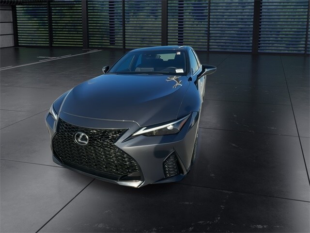 2023 Lexus IS 350 F SPORT photo 3