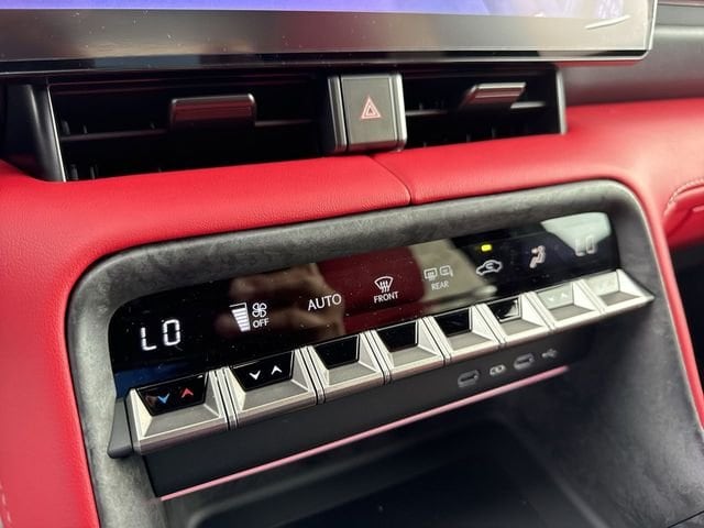 2026 Lexus IS 350 F SPORT - Photo 19