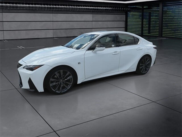 2023 Lexus IS 350 F SPORT photo 4