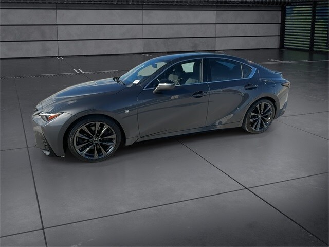 2023 Lexus IS 350 F SPORT photo 4