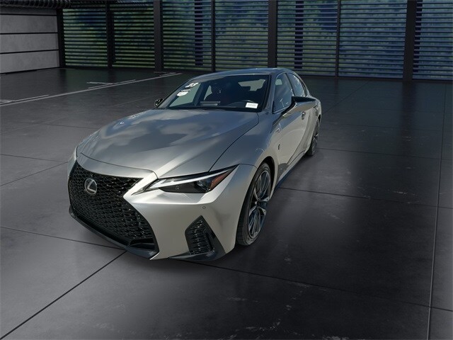 2023 Lexus IS 350 F SPORT photo 4