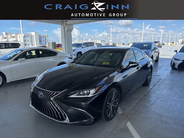 2025 Lexus ES 350 350's photo