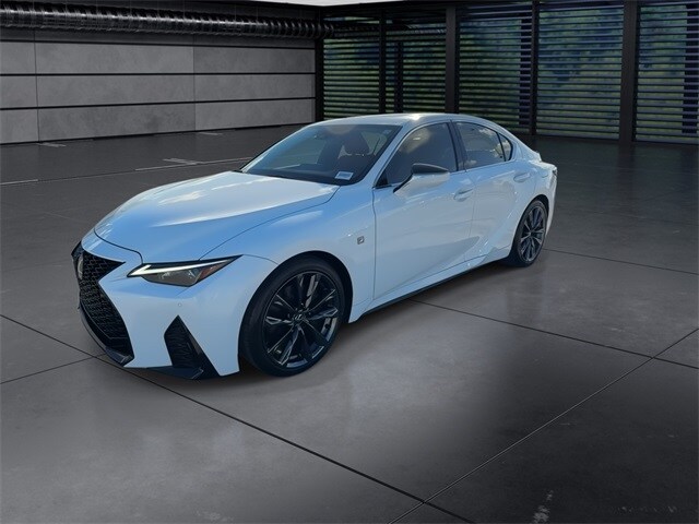 2023 Lexus IS 350 F SPORT photo 4