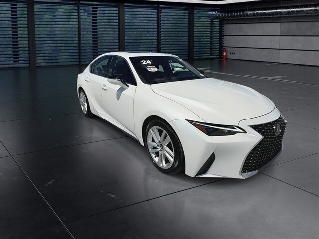 2024 Lexus IS 300 photo 2