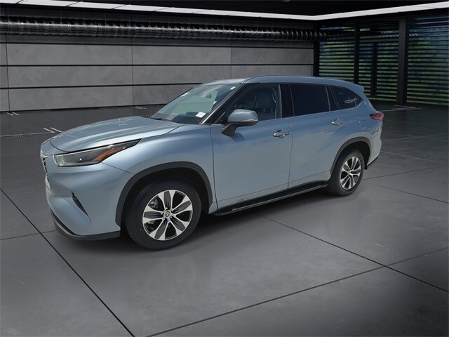 2021 Toyota Highlander XLE photo 4