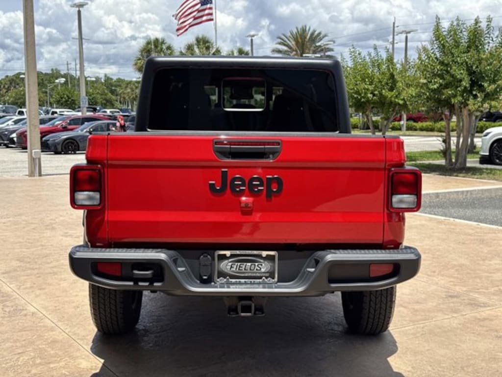 Used 2024 Jeep Gladiator Sport