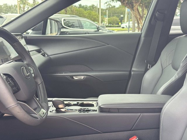 2025 Lexus RX 350 - Photo 43