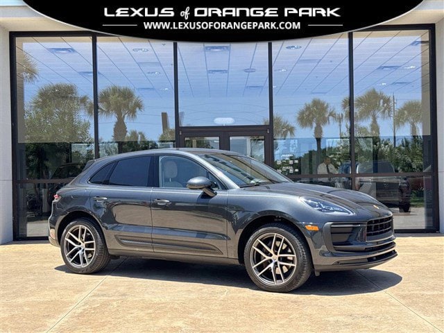 2022 Porsche Macan -'s photo