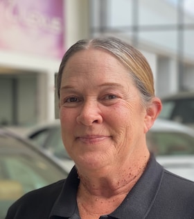 Staff member Susan Kay from ID_0e49da1355c2
