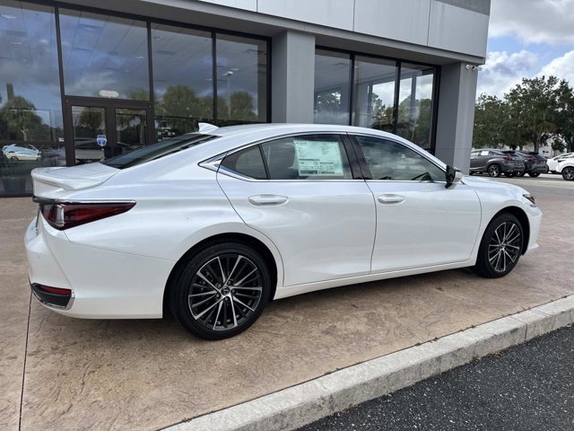 2025 Lexus ES 300h Premium photo 3