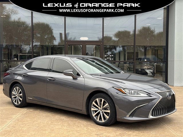 2021 Lexus ES Base's photo