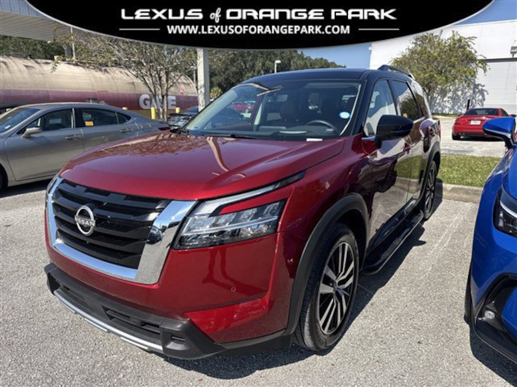 Used 2023 Nissan Pathfinder Platinum