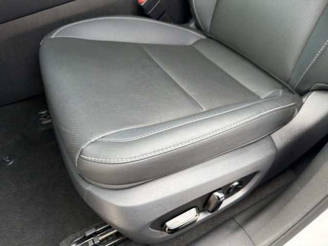 2025 Lexus RX 350 - Photo 18