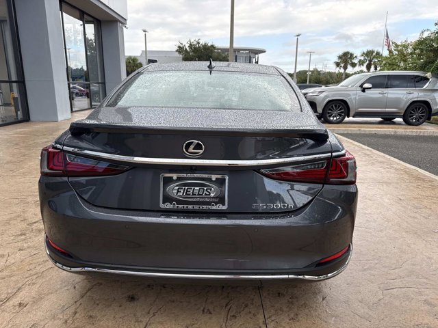 2025 Lexus ES 300h Premium photo 3