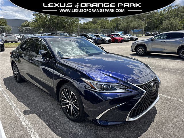2025 Lexus ES 350 350's photo
