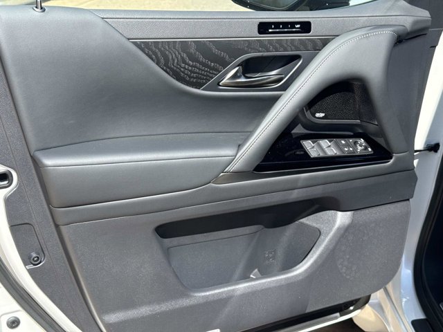 2026 Lexus LX 700h Luxury - Photo 18