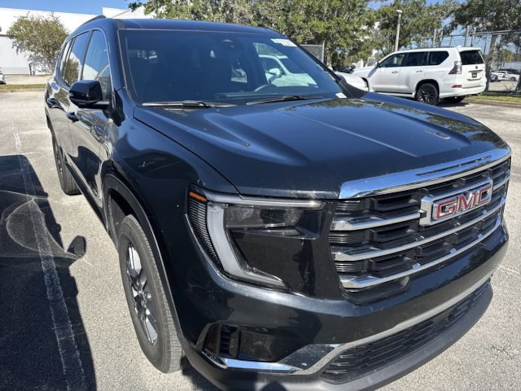 Used 2025 GMC Acadia Elevation