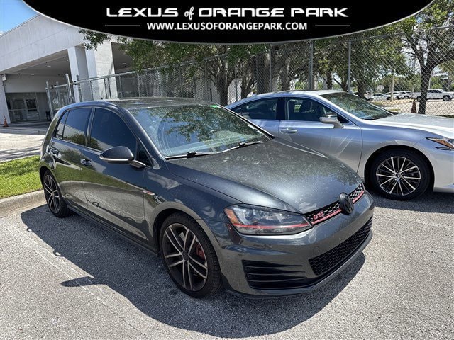 2017 Volkswagen Golf GTI's photo