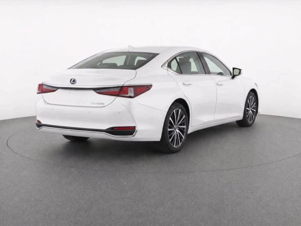 Used 2025 Lexus ES 300h