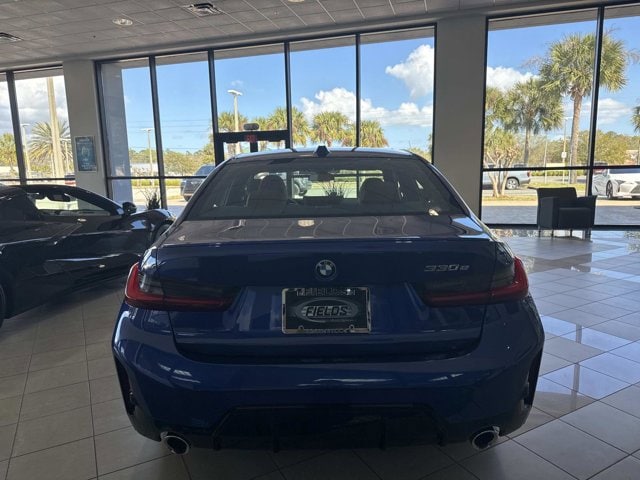 2024 BMW 3 Series 330e - Photo 6