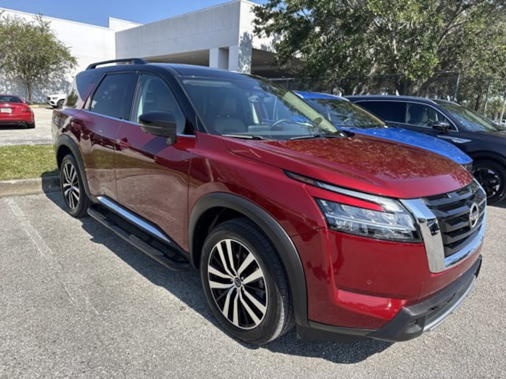 Used 2023 Nissan Pathfinder Platinum