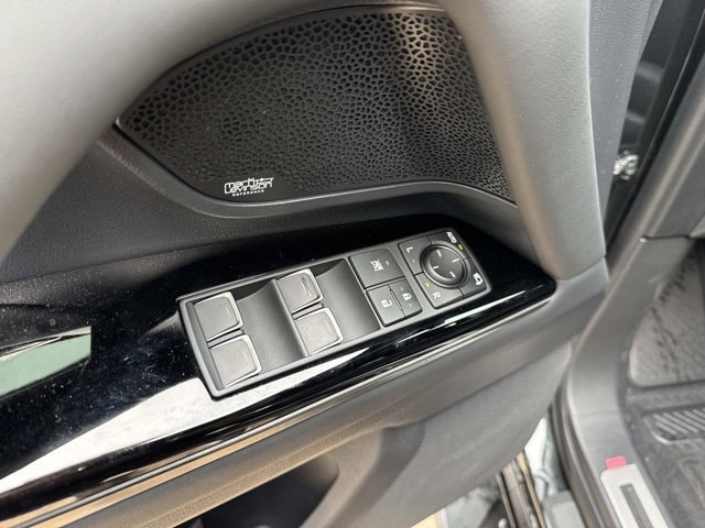 2025 Lexus LX Overtrail - Photo 18