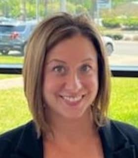 Staff member Misty Colin from ID_35c8cacc512e