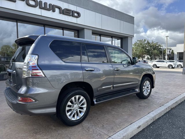 2019 Lexus GX 460 photo 2