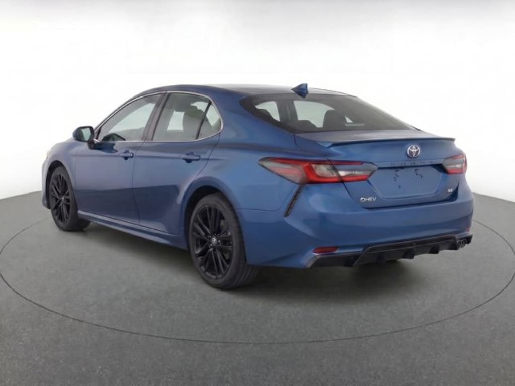 Used 2025 Toyota Camry SE
