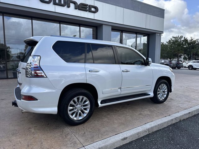 2019 Lexus GX 460 photo 3