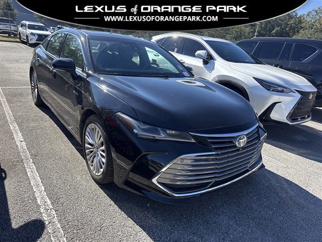 2019 Toyota Avalon Limited's photo