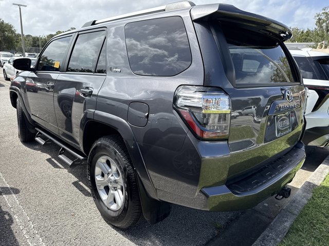 2022 Toyota 4Runner SR5 photo 3