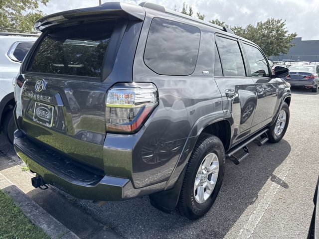 2022 Toyota 4Runner SR5 photo 2