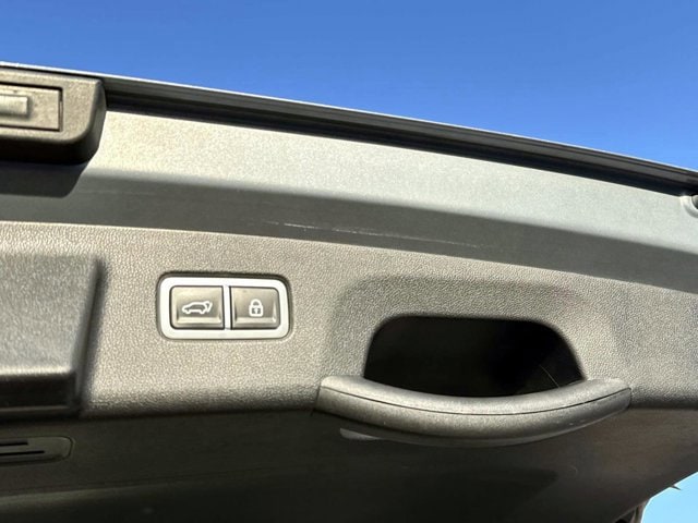 2022 Kia Sorento SX - Photo 12