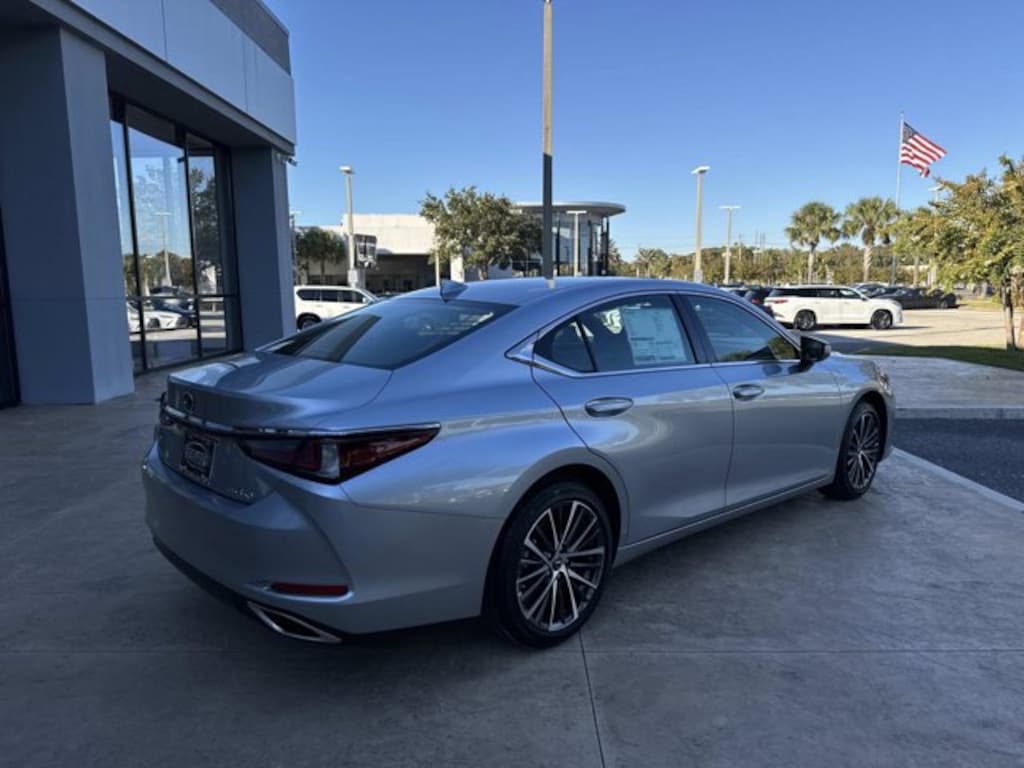New 2025 Lexus ES 350 SEDAN