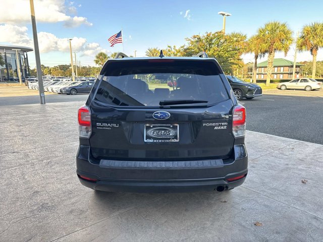 2017 Subaru Forester 2.5i Touring photo 4