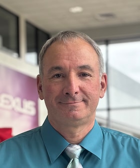 Staff member Mike Sculthorpe from ID_7d4d04a1bd4a