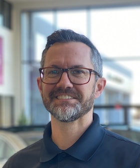Staff member Jonathan Dewey from ID_0e49da1355c2