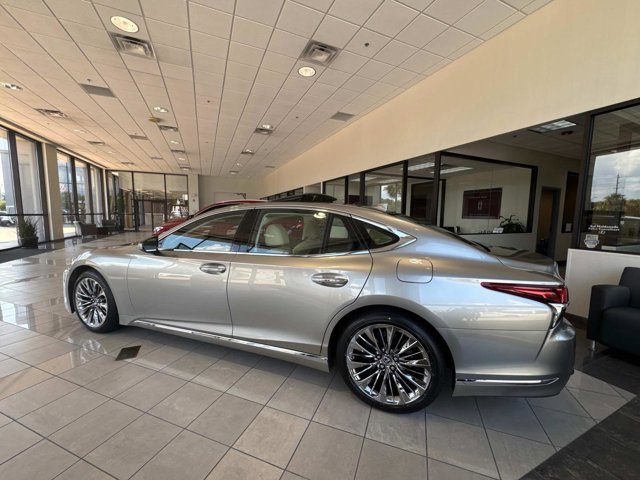 2020 Lexus LS 500 photo 3