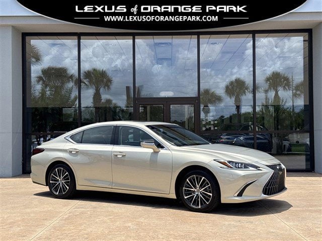 2025 Lexus ES 350 350's photo