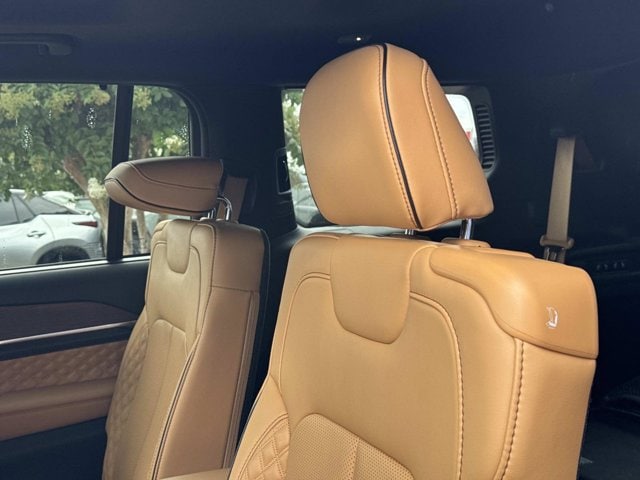 2023 Jeep Grand Cherokee L Summit - Photo 19