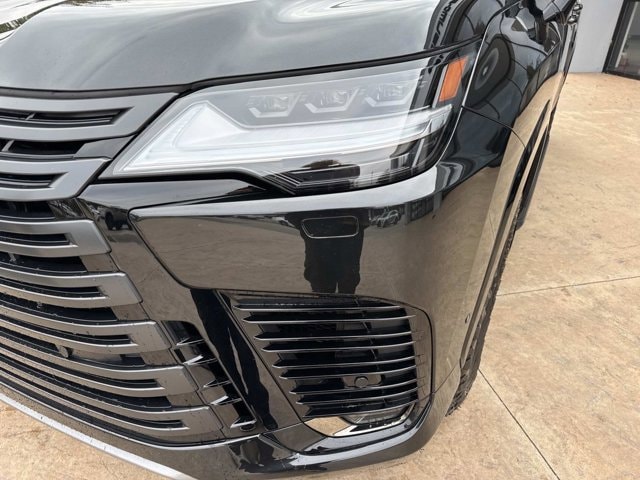 2025 Lexus LX Overtrail - Photo 8