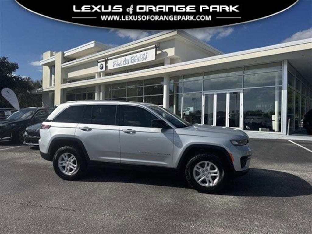 Used 2023 Jeep Grand Cherokee Laredo