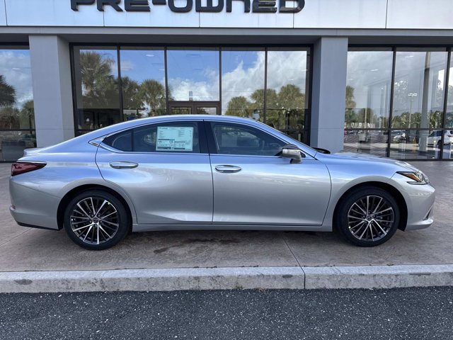 2025 Lexus ES 350 photo 2