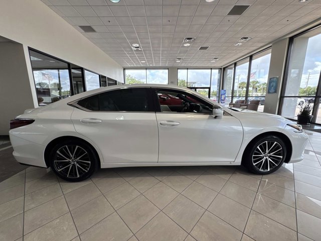 2024 Lexus ES 350 Premium photo 2