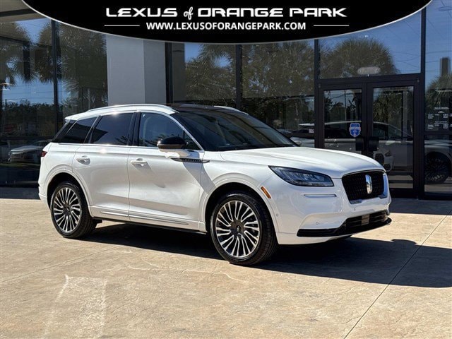 2022 Lincoln Corsair Reserve's photo